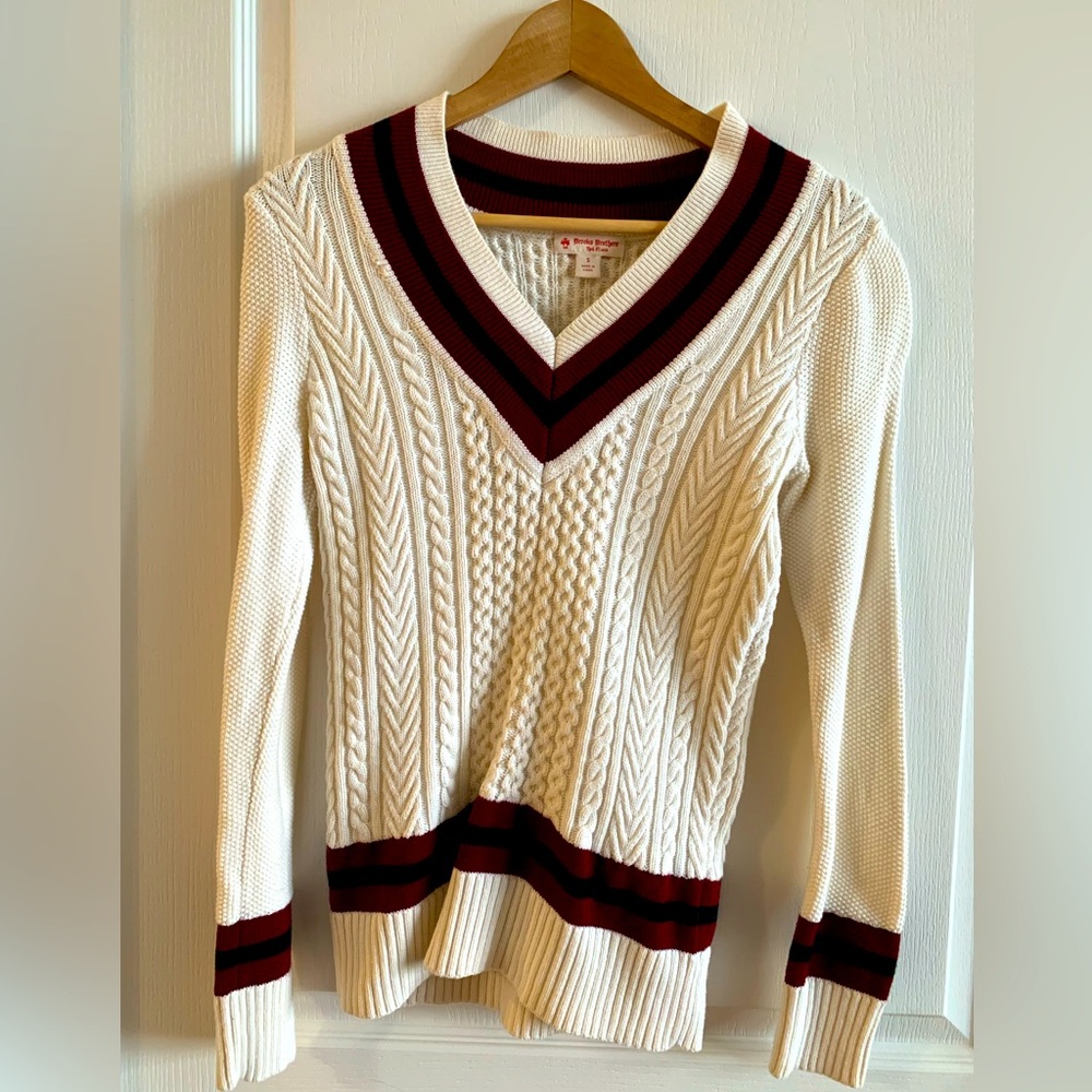 Brooks Brothers V-Neck Sweater size Small